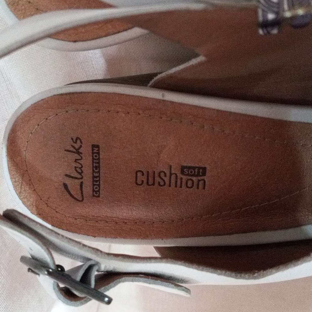 Clarks Collection Soft Cushion Size 11 - image 2